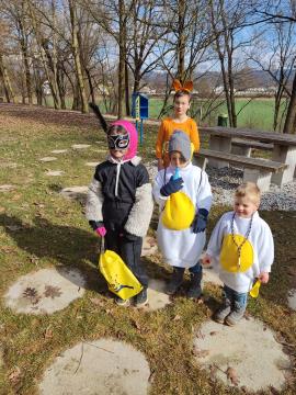 Maškare v parku pod Močilnikom